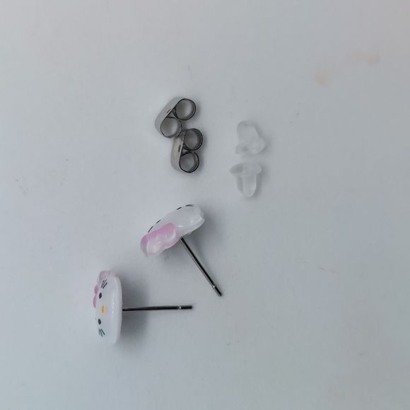 Cute Hello Kitty Stud Earrings - Picture 11 of 14
